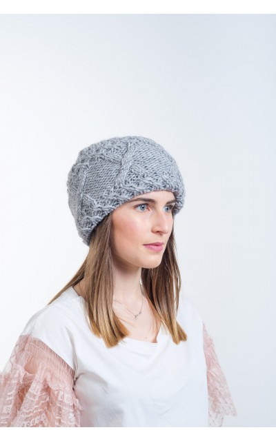 Cuffed cap with rhombus pattern - Hats and scarves
