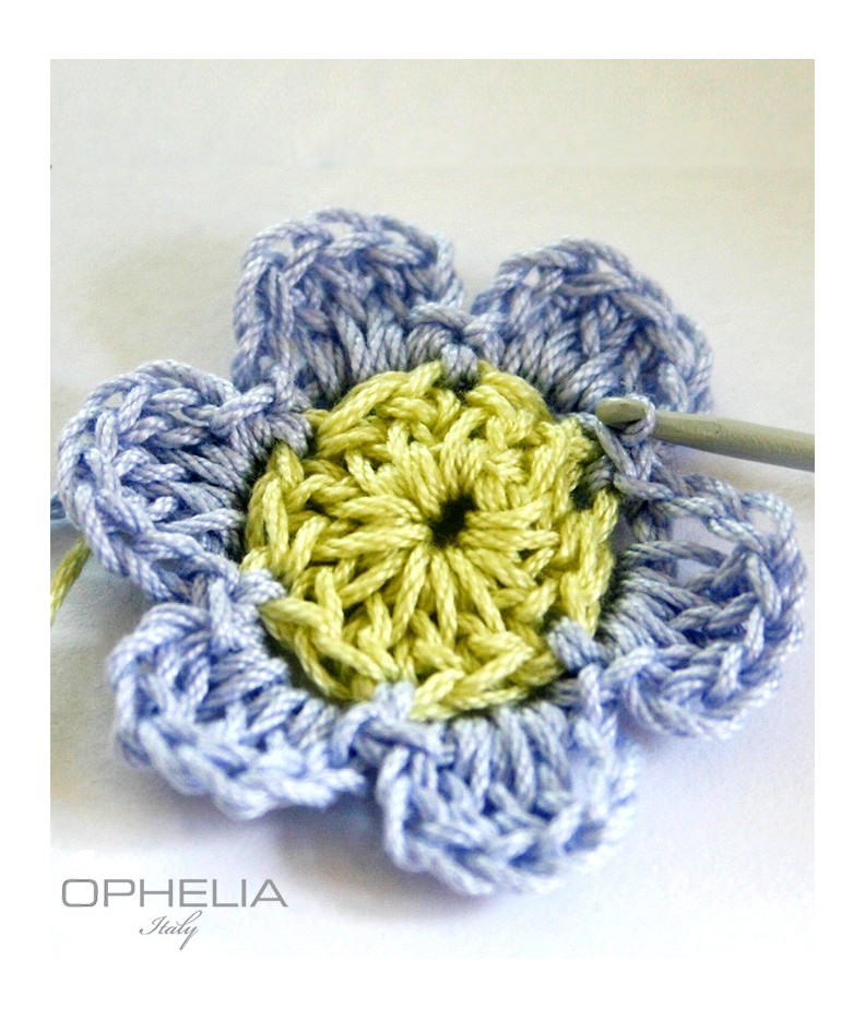 Fiore all'uncinetto - Crochet design